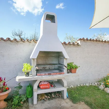 Villa Luxurious In Kastelir-labinci With Swimming Pool Labinci