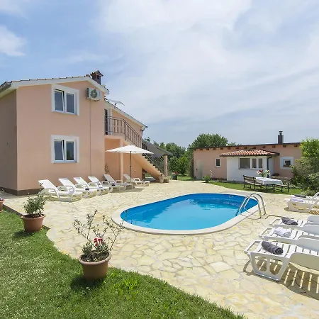 Luxurious In Kastelir-labinci With Swimming Pool Villa