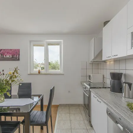 Luxurious In Kastelir-labinci With Swimming Pool