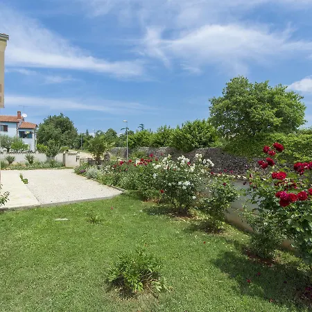Villa Luxurious In Kastelir-labinci With Swimming Pool *