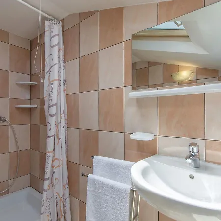 Villa Luxurious In Kastelir-labinci With Swimming Pool Labinci