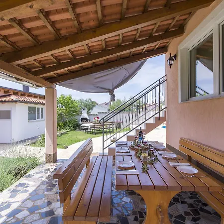 Villa Luxurious In Kastelir-labinci With Swimming Pool