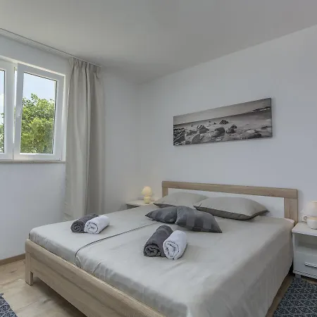 Villa Luxurious In Kastelir-labinci With Swimming Pool