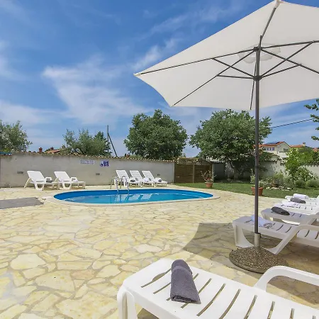 Luxurious In Kastelir-labinci With Swimming Pool
