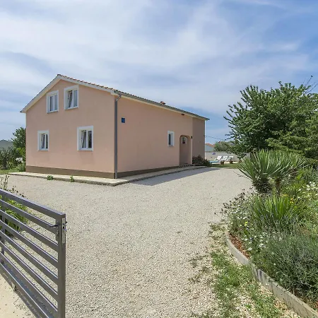 Luxurious In Kastelir-labinci With Swimming Pool Labinci
