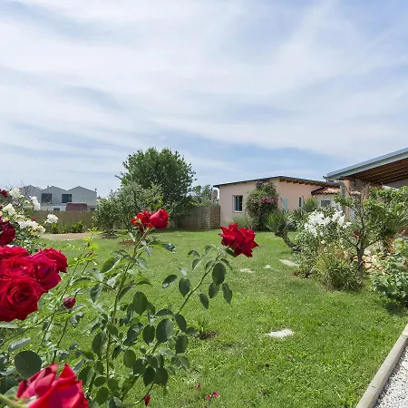 Luxurious In Kastelir-labinci With Swimming Pool 빌라