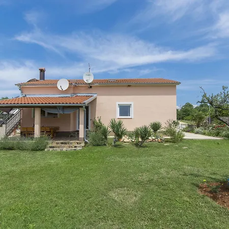 Luxurious In Kastelir-labinci With Swimming Pool